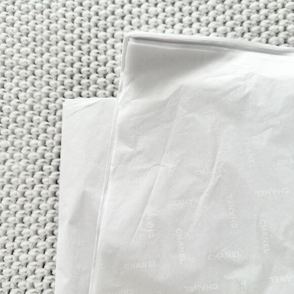 Chanel Bundle Lot of 15 White Black Trim Cosmetic Shopping Bags And Tissue Paper - Picture 6 of 6